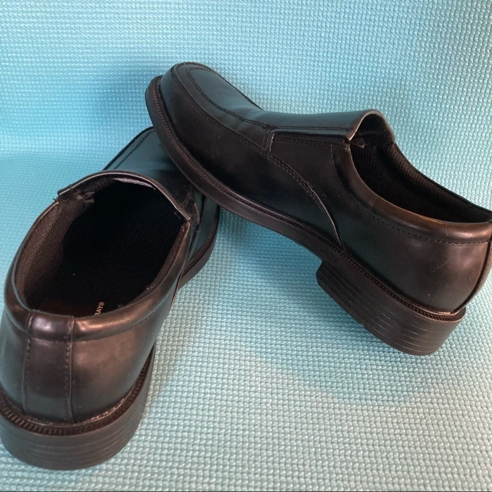 Hunter's Bay men's shoe size 8 slip ons Black